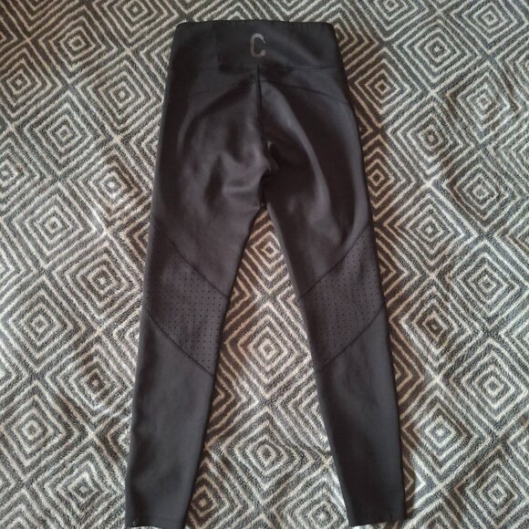 KENDALL + KYLIE Black Athletic Leggings Sz M 26.5 Inseam Hidden Pocket - Picture 3 of 7